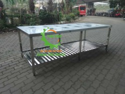 Bàn inox sơ chế thực phẩm 2,4m