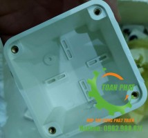 Hộp điều khiển biến tần máy xay giò