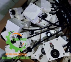 Hộp điều khiển biến tần máy xay giò