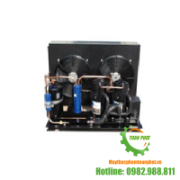 Lốc ngoài siêu thị chạy đông