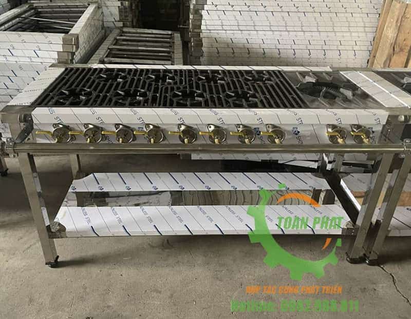 Bếp hầm 1 họng đốt to 2 vanh lửa, 8 họng đốt nhỏ 1 vanh lửa
