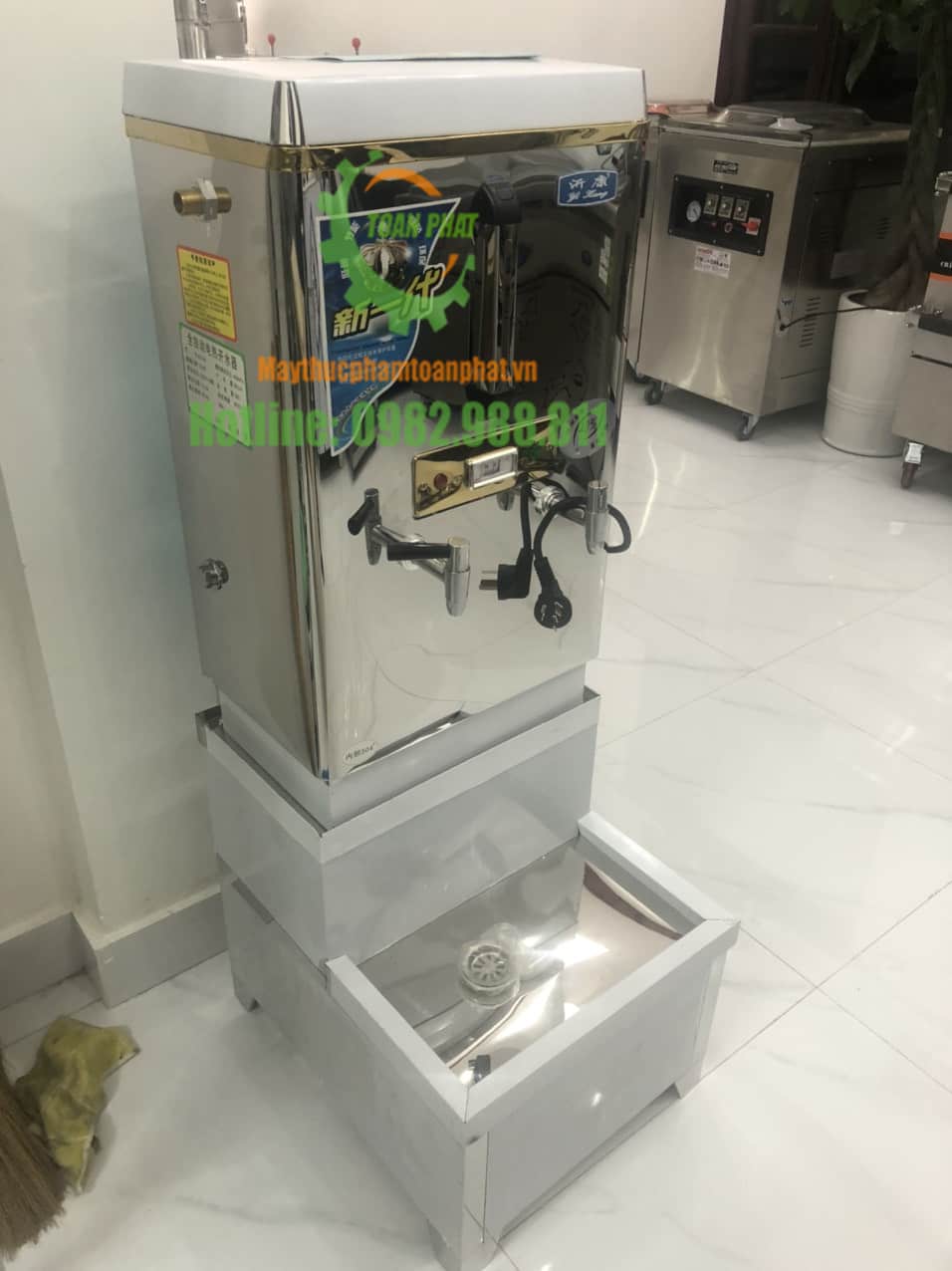 Máy đun nước nóng có chân kệ 60L