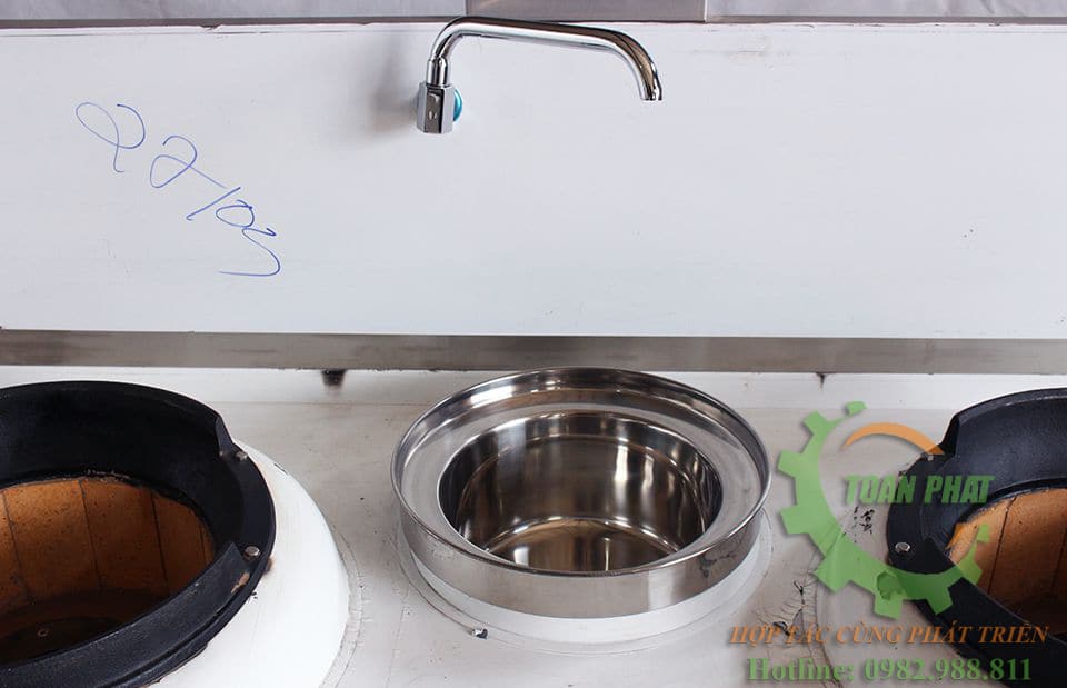 Bếp á bầu đất 2 họng đốt và 1 hốc nước