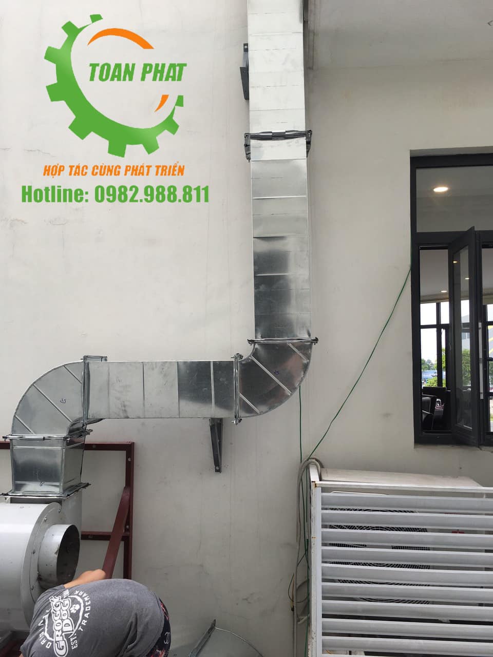 Tum hút mùi bếp nhà hàng