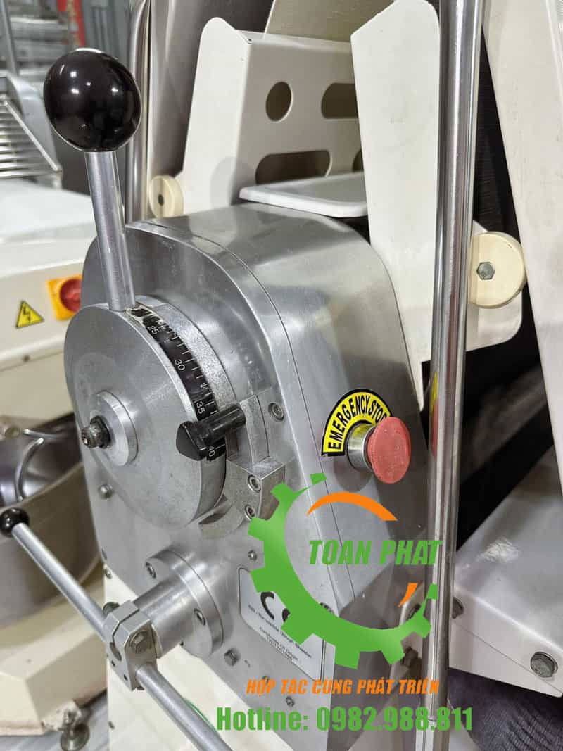 Máy cán bột 2 chiều Đài Loan