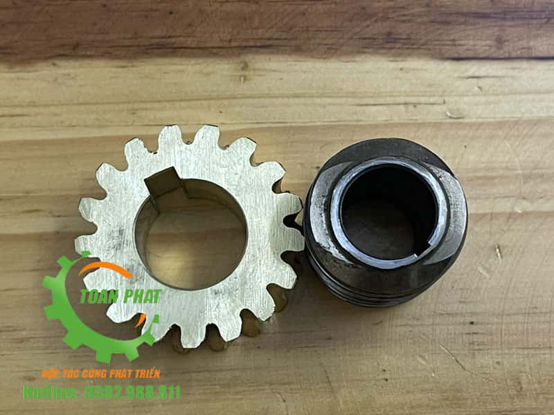 Bánh răng máy thái thịt QX260 bằng đồng