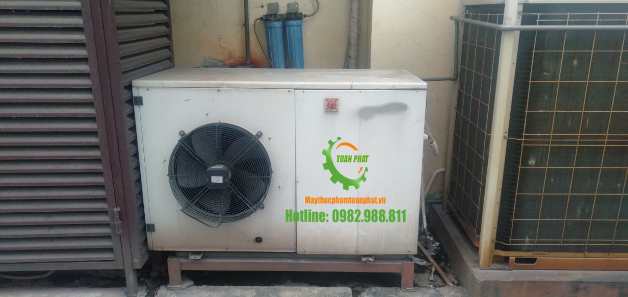 Tủ cấp đông nhanh Italya loại xe đẩy khay